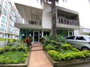 Отель Hotel La Esperanza Ciudad Jardín  Кали